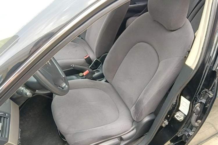Used Nissan Sylphy 2019 Classic 1.6XE+ CVT SmartConnect Leading Edition Left Front Seat