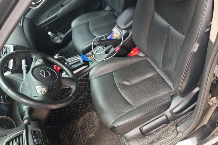 Used Nissan Sylphy 2019 1.6XV CVT Smart Connect Luxury Edition China V Standard Left Front Seat