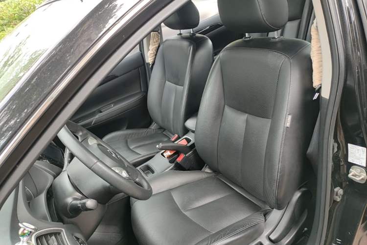 Used Nissan Sylphy 2019 1.6XV CVT Smart Connect Luxury Edition China VI Standard Left Front Seat