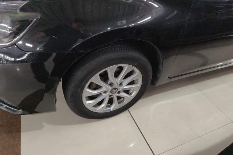 Used Nissan Sylphy 2019 1.6XL Manual Luxury Version China VI Standard Left Front Wheel Hub