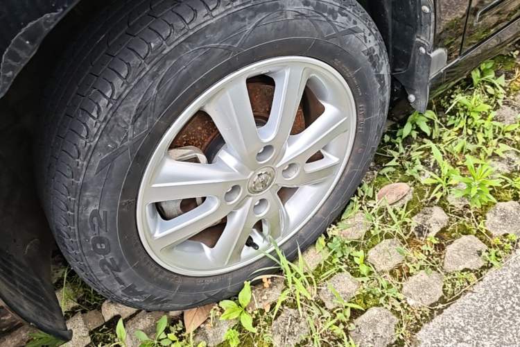 Used Nissan Sylphy 2019 Classic 1.6XE+ CVT SmartConnect Leading Edition Left Front Wheel Hub