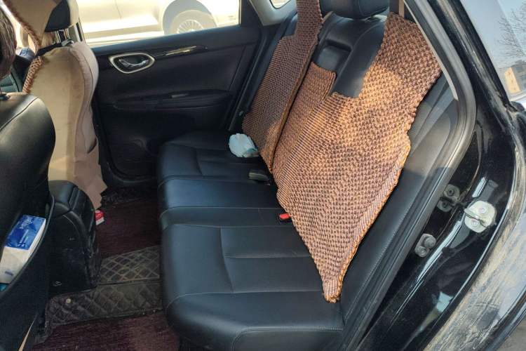 Used Nissan Sylphy 2019 1.6XV CVT Smart Connect Luxury Edition China VI Standard Left Rear Seat