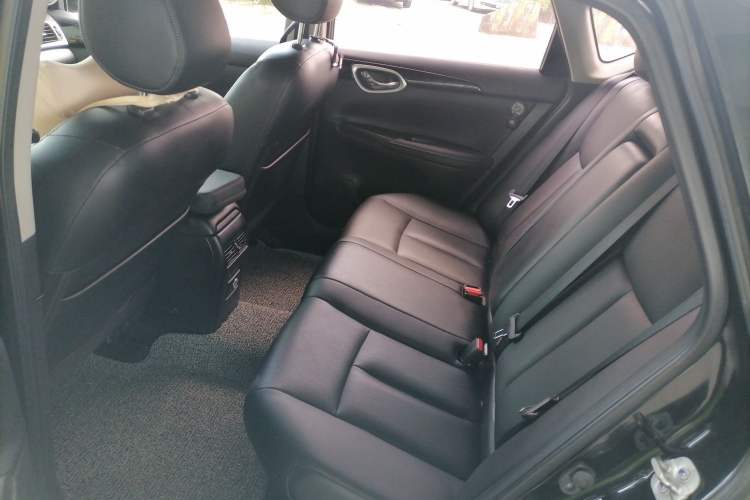 Used Nissan Sylphy 2019 1.6XV CVT Smart Connect Luxury Edition China VI Standard Left Rear Seat