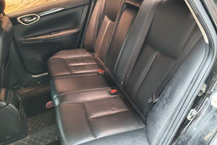 Used Nissan Sylphy 2019 1.6XV CVT Smart Connect Luxury Edition China V Standard Left Rear Seat