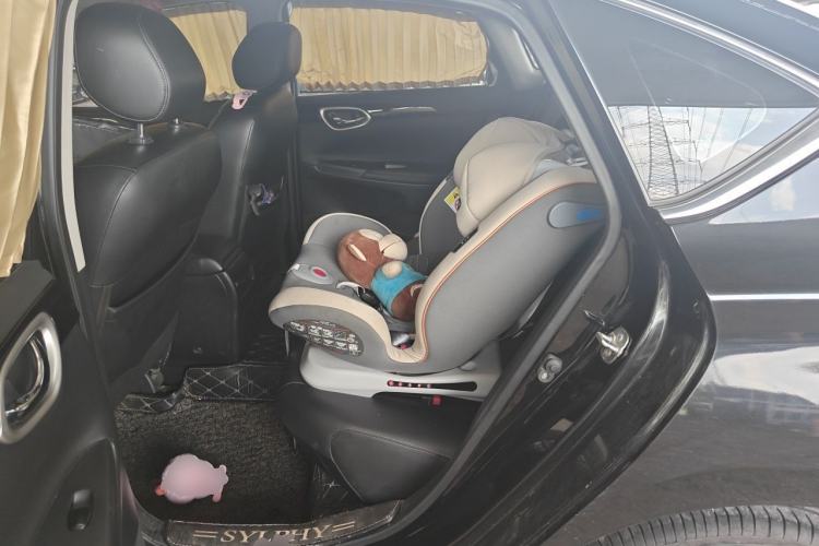 Used Nissan Sylphy 2019 1.6XV CVT Smart Connect Luxury Edition China VI Standard Left Rear Seat
