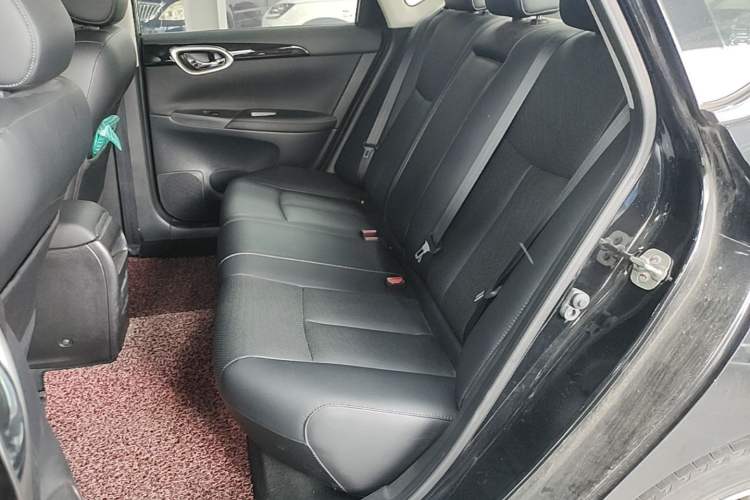 Used Nissan Sylphy 2019 1.6XV CVT Smart Connect Luxury Edition China VI Standard Left Rear Seat