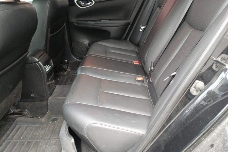 Used Nissan Sylphy 2019 1.6XV CVT Smart Connect Luxury Edition China VI Standard Left Rear Seat