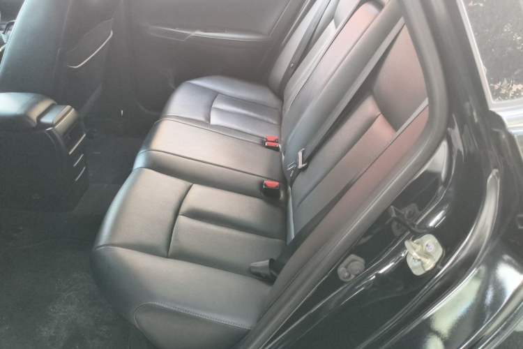 Used Nissan Sylphy 2019 1.6XV CVT Smart Connect Luxury Edition China VI Standard Left Rear Seat