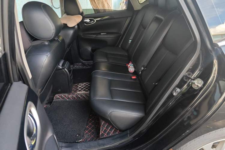 Used Nissan Sylphy 2019 1.6XV CVT Smart Connect Luxury Edition China VI Standard Left Rear Seat