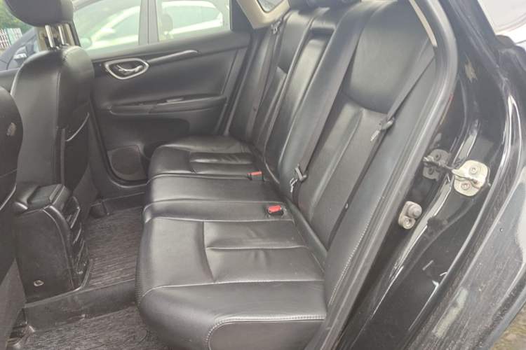 Used Nissan Sylphy 2019 1.6XV CVT Smart Connect Luxury Edition China VI Standard Left Rear Seat