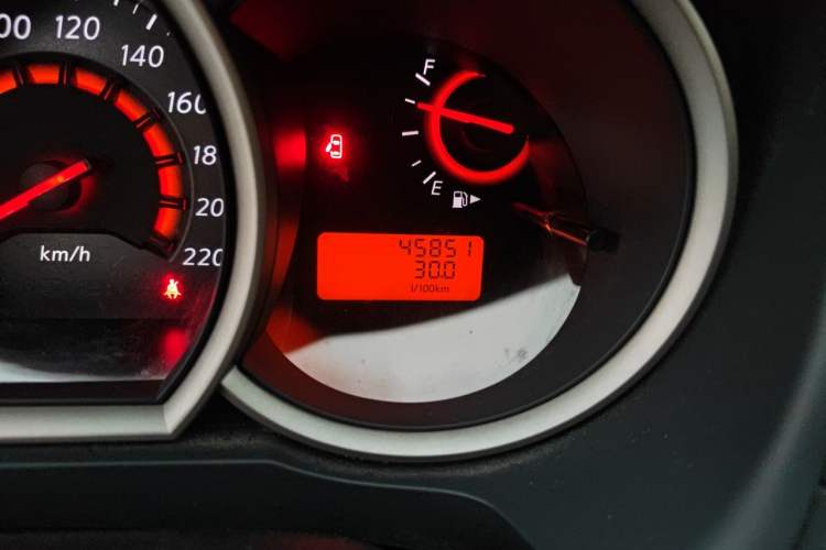 Used Nissan Sylphy 2019 Classic 1.6XE+ Manual SmartConnect Leading Edition Odometer Close Up