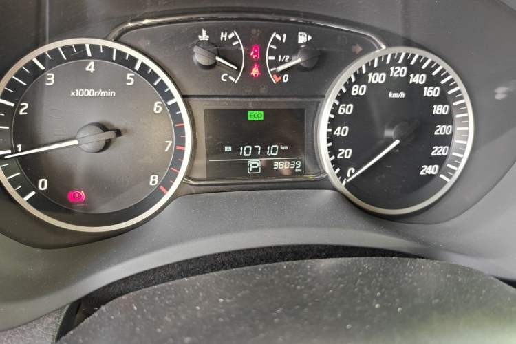 Used Nissan Sylphy 2019 1.6XV CVT Smart Connect Luxury Edition China VI Standard Odometer Close Up
