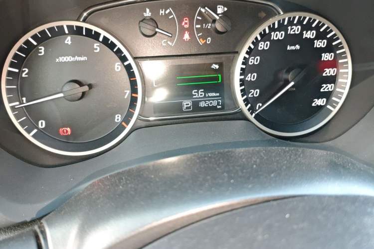 Used Nissan Sylphy 2019 1.6XV CVT Smart Connect Luxury Edition China VI Standard Odometer Close Up