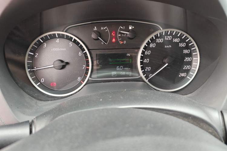 Used Nissan Sylphy 2019 1.6XV CVT Smart Connect Luxury Edition China V Standard Odometer Close Up