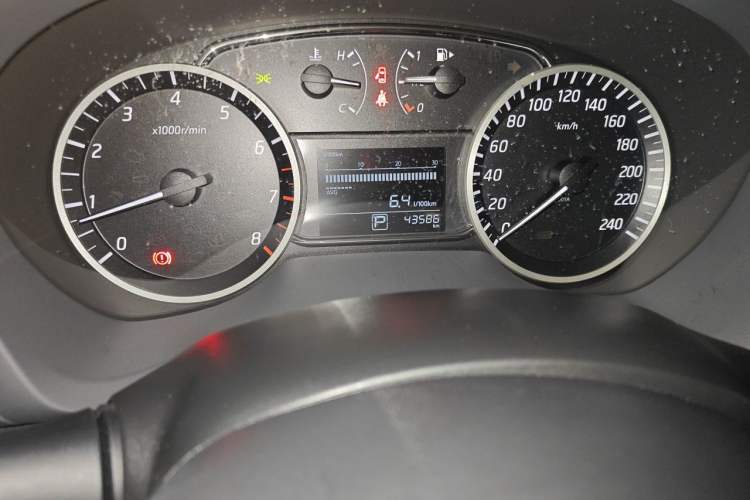 Used Nissan Sylphy 2019 1.6XV CVT Smart Connect Luxury Edition China V Standard Odometer Close Up