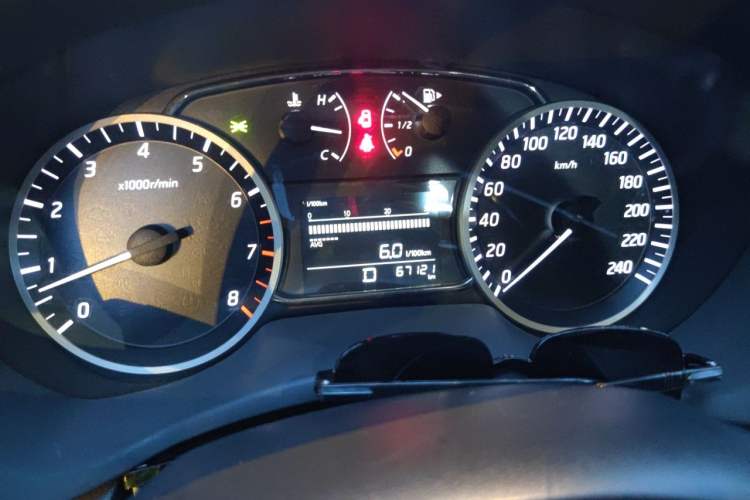 Used Nissan Sylphy 2019 1.6XV CVT Smart Connect Luxury Edition China V Standard Odometer Close Up