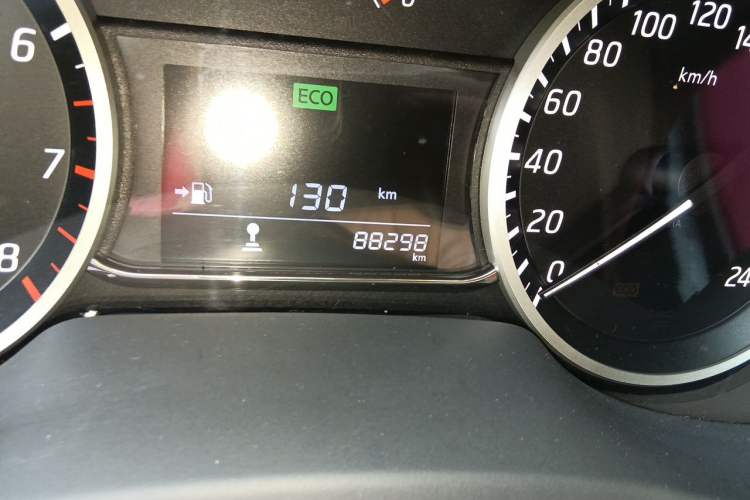 Used Nissan Sylphy 2019 1.6XL Manual Luxury Edition China V Standard Odometer Close Up