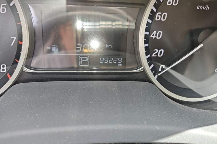 Used Nissan Sylphy 2019 1.6XV CVT Smart Connect Luxury Edition China VI Standard Odometer Close Up