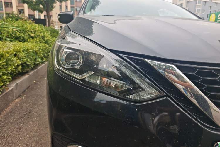 Used Nissan Sylphy 2019 1.6XV CVT Smart Connect Luxury Edition China VI Standard Right Front Headlight