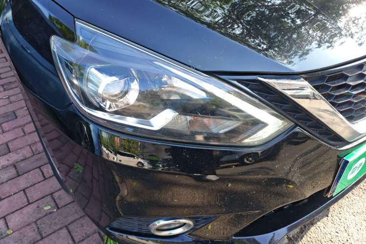 Used Nissan Sylphy 2019 1.6XV CVT Smart Connect Luxury Edition China VI Standard Right Front Headlight