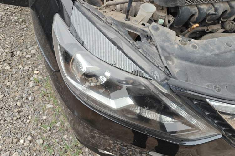 Used Nissan Sylphy 2019 1.6XV CVT Smart Connect Luxury Edition China V Standard Right Front Headlight