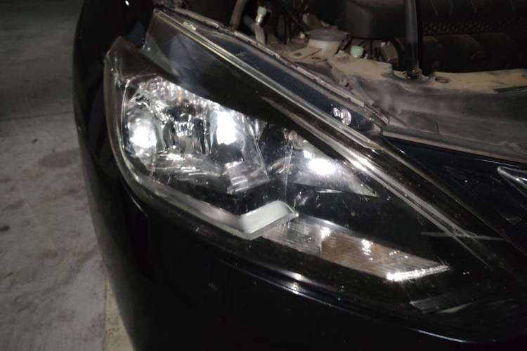 Used Nissan Sylphy 2019 1.6XV CVT Smart Connect Luxury Edition China VI Standard Right Front Headlight