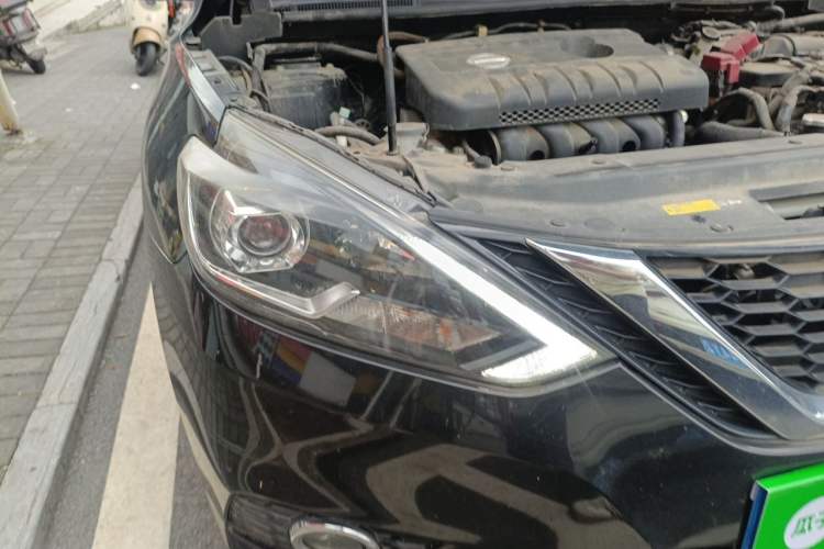 Used Nissan Sylphy 2019 1.6XV CVT Smart Connect Luxury Edition China VI Standard Right Front Headlight