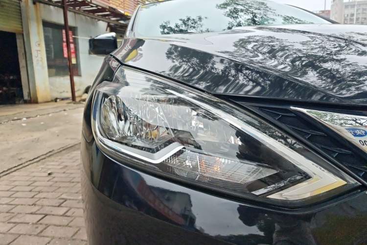 Used Nissan Sylphy 2019 Classic 1.6XL CVT Luxury Edition Right Front Headlight