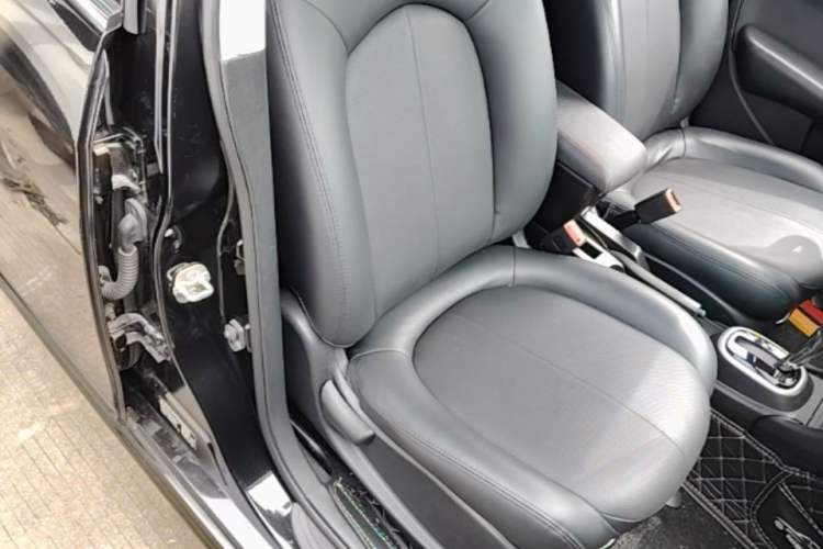 Used Nissan Sylphy 2019 Classic 1.6XE+ CVT SmartConnect Leading Edition Right Front Seat