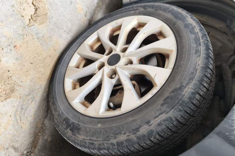 Used Nissan Sylphy 2019 1.6XV CVT Smart Connect Luxury Edition China V Standard Right Front Wheel Hub