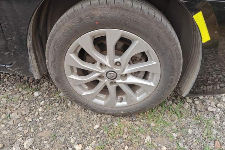 Used Nissan Sylphy 2019 1.6XV CVT Smart Connect Luxury Edition China V Standard Right Front Wheel Hub