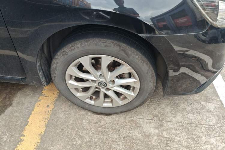 Used Nissan Sylphy 2019 1.6XV CVT Smart Connect Luxury Edition China V Standard Right Front Wheel Hub