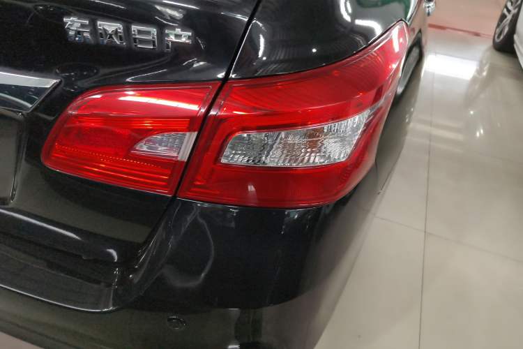 Used Nissan Sylphy 2019 1.6XL Manual Luxury Version China VI Standard Right Rear Taillight