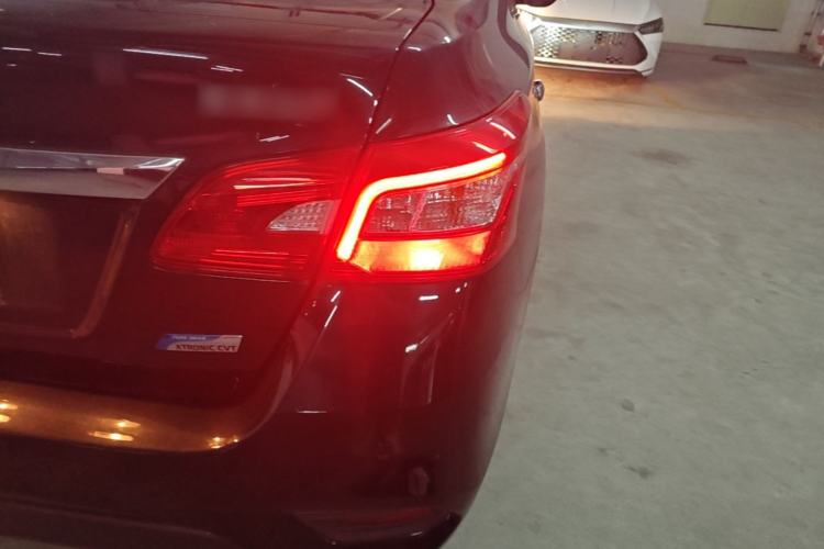 Used Nissan Sylphy 2019 1.6XV CVT Smart Connect Luxury Edition China VI Standard Right Rear Taillight
