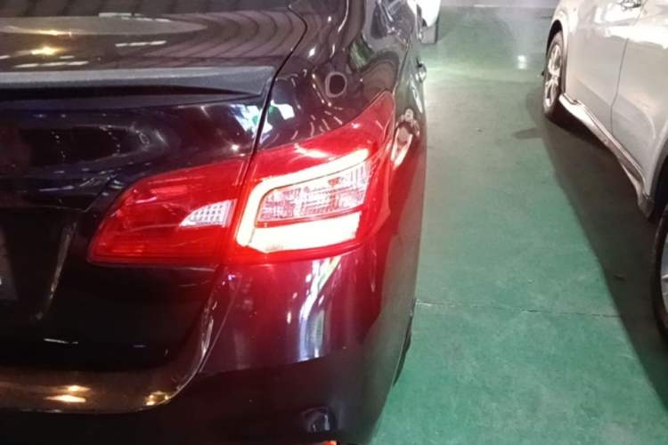 Used Nissan Sylphy 2019 1.6XV CVT Smart Connect Luxury Edition China VI Standard Right Rear Taillight