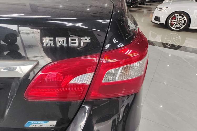 Used Nissan Sylphy 2019 1.6XV CVT Smart Connect Luxury Edition China VI Standard Right Rear Taillight