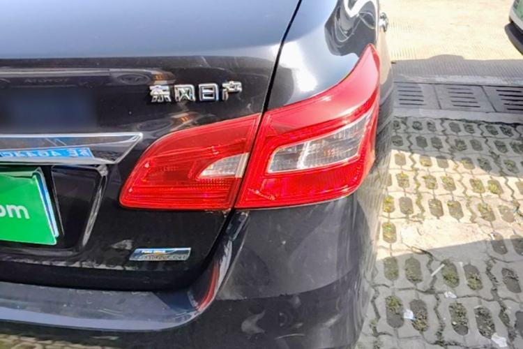 Used Nissan Sylphy 2019 1.6XV CVT Smart Connect Luxury Edition China VI Standard Right Rear Taillight