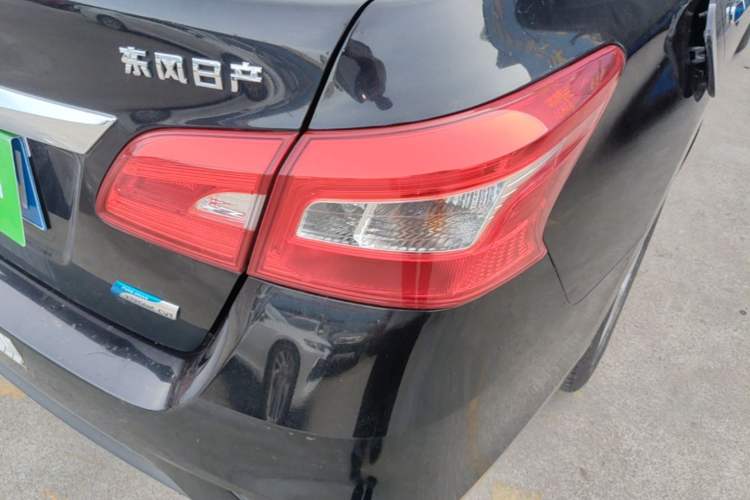 Used Nissan Sylphy 2019 1.6XV CVT Smart Connect Luxury Edition China VI Standard Right Rear Taillight