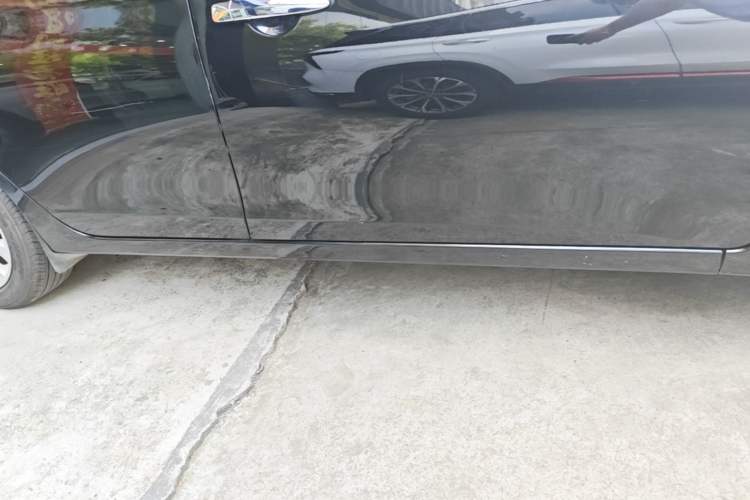Used Nissan Sylphy 2019 Classic 1.6XL CVT Luxury Edition Right Side Sill