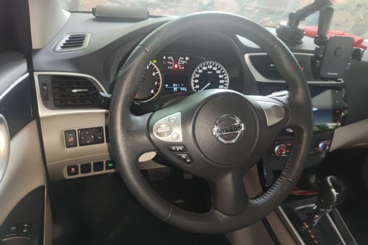 Used Nissan Sylphy 2019 1.6XV CVT Smart Connect Luxury Edition China VI Standard Steering Wheel