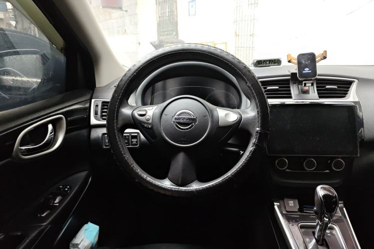 Used Nissan Sylphy 2019 1.6XV CVT Smart Connect Luxury Edition China V Standard Steering Wheel