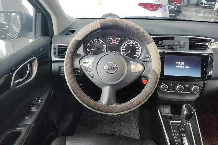 Used Nissan Sylphy 2019 1.6XV CVT Smart Connect Luxury Edition China VI Standard Steering Wheel