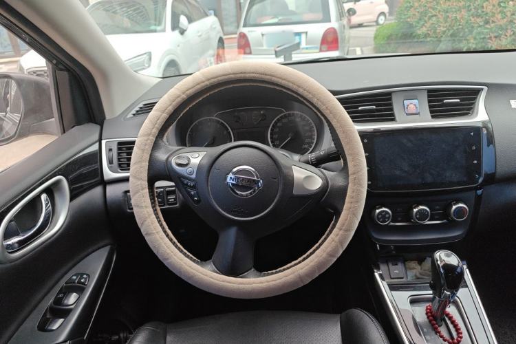 Used Nissan Sylphy 2019 1.6XV CVT Smart Connect Luxury Edition China V Standard Steering Wheel