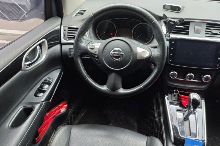 Used Nissan Sylphy 2019 1.6XV CVT Smart Connect Luxury Edition China V Standard Steering Wheel