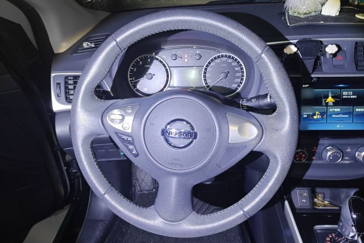 Used Nissan Sylphy 2019 1.6XV CVT Smart Connect Luxury Edition China V Standard Steering Wheel