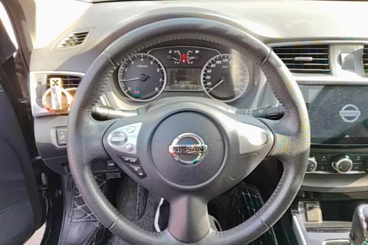 Used Nissan Sylphy 2019 1.6XV CVT Smart Connect Luxury Edition China VI Standard Steering Wheel