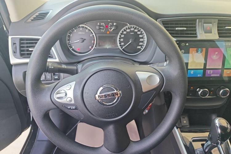 Used Nissan Sylphy 2019 1.6XV CVT Smart Connect Luxury Edition China VI Standard Steering Wheel