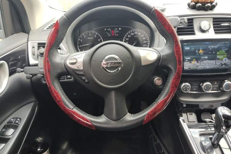 Used Nissan Sylphy 2019 1.6XV CVT Smart Connect Luxury Edition China VI Standard Steering Wheel
