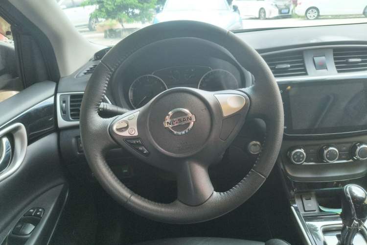 Used Nissan Sylphy 2019 1.6XV CVT Smart Connect Luxury Edition China VI Standard Steering Wheel