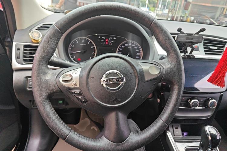 Used Nissan Sylphy 2019 1.6XV CVT Smart Connect Luxury Edition China VI Standard Steering Wheel